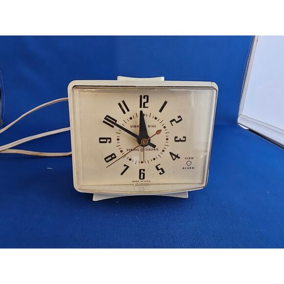 Vintage General Electric (GE) Model 7295K View-Alarm Clock - Tested Works - Picture 1 of 8